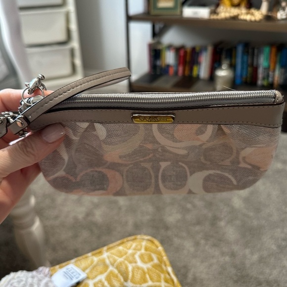 Coach Signature Wristlet in Pink and Gray - Picture 3 of 4